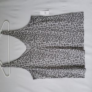 GAP Double V-Neck Tank Top - Large